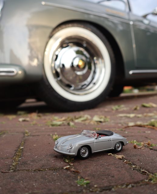 A puzzle tour rally stopped at the Snackbar in my home-town and brought two classics along. A beautifully restored Porsche 356 Speedster and a rally-prepped 911 F model, photographed right around the corner from home. The full series is live on miniflatsix.com. #porschemoment